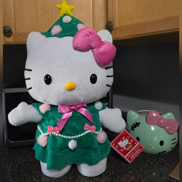 Hello Kitty Christmas Tree Greeter - Picture 7 of 7